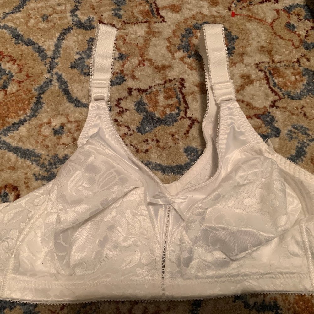 NWT BALI WHITE BRA SZ 36C